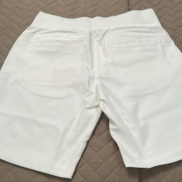 PUMA Women's White Bermuda Short/NWT/Small - Picture 14 of 15